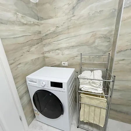 Appartamento X Oasis Central Studio Bucarest