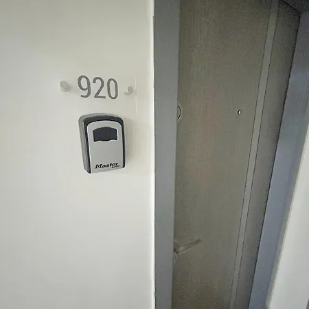 X Oasis Apartment Bukarest