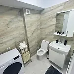 X Oasis 부쿠레슈티